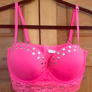 Victoria’s Secret pink 36C bra